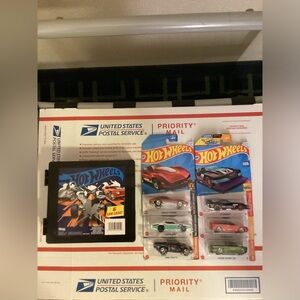 Hot Wheels 6 Car Carrying Case plus 6 Hot Wheels Cars New